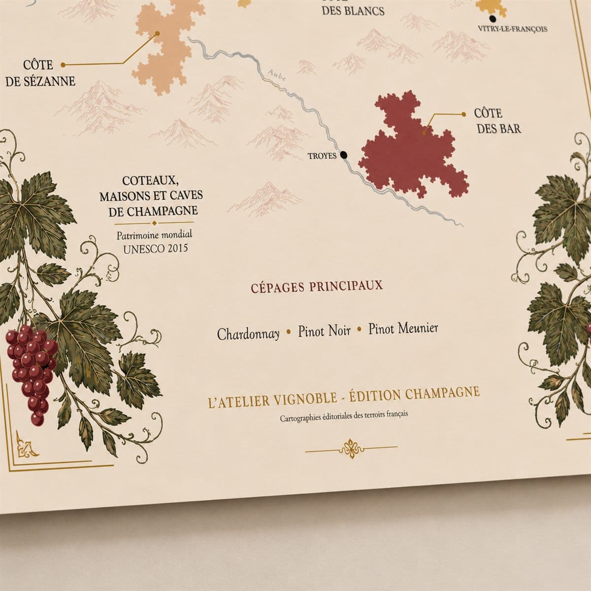 Détail de l'affiche Champagne : cépages et signature de l'atelier
